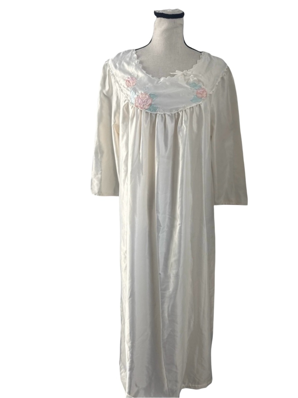 Vintage Barbizon White Nightgown Floral Embroidered Yoke 3/4 Sleeve Poly Cotton